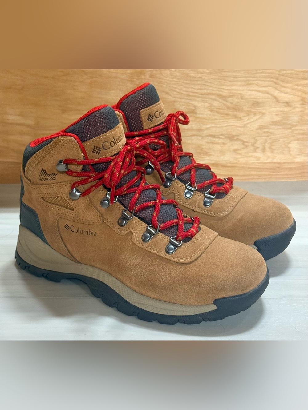 🔥Columbia Women’s Newton Ridge Plus Waterproof Hiking Boot - Elk/Red BRAND NEW